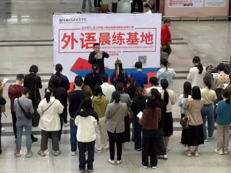 IGN评《女神异闻录：夜幕魅影》仅6分：抽卡引发的表面兄弟！